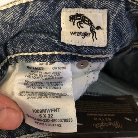 New with tags Wrangler Retro Fit Flare Jeans - Picture 6 of 6